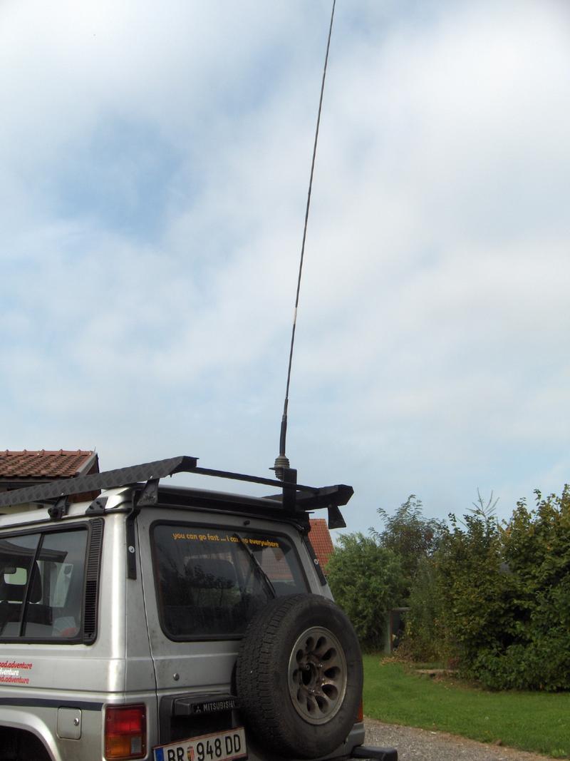 Das Offroad Forum: CB-Funk Antenne am Rücken des Pajeros